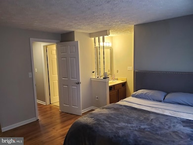 3652 Wharf Ln, Triangle, VA 22172 - photo 6