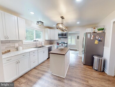 157 Long St, Spring Mills, PA 16875 - photo 5