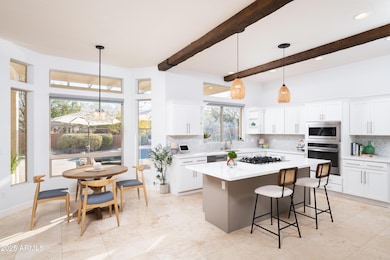 Light & Bright Modern Kitchen