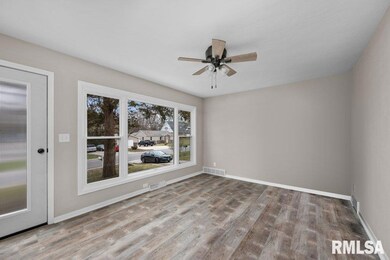 1724 W 48th St, Davenport, IA 52806 - photo 4
