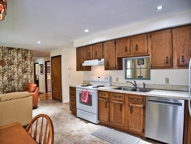 152 Charlton St, Oxford, MA 01540 - photo 7