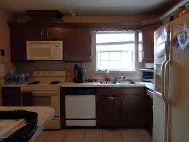 8957 Winrock Dr N, Jacksonville, FL 32216 - photo 5