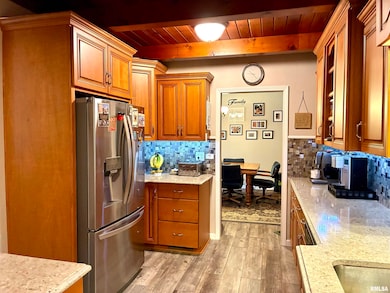 526 Edgewood Dr, Quincy, IL 62301 - photo 7