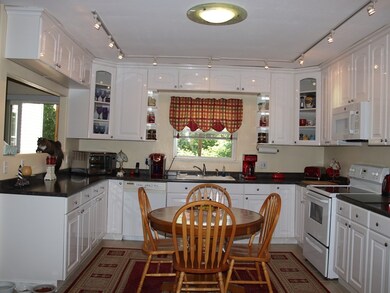 42 Bridge St, Monson, MA 01057 - photo 4