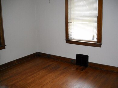 nice orig woodwork new windows through