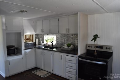 338 River Hill Rd, Statesville, NC 28625 - photo 4