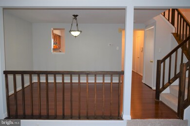 8204 Londonderry Ct, Laurel, MD 20707 - photo 7