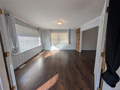 41215 Bruce Ave, Plymouth, MI 48170 - photo 3