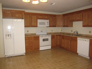 7 Crescent Way unit 210, Sturbridge, MA 01518 - photo 3