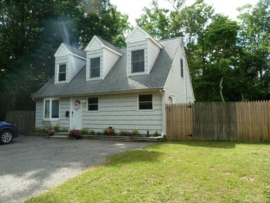 135 Rosewood Dr, Keyport, NJ 07735 - photo 3