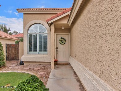 005_FRONT ENTRY