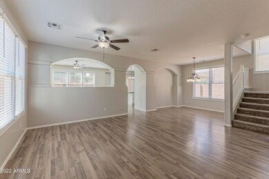 18137 W-004-002-Living-MLS_Size