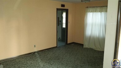 857 SW Webster Ave, Topeka, KS 66606 - photo 3