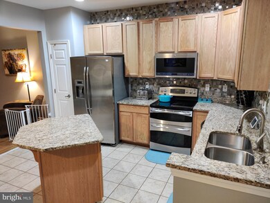 5230 Wyndholme Cir unit 31, Baltimore, MD 21229 - photo 6