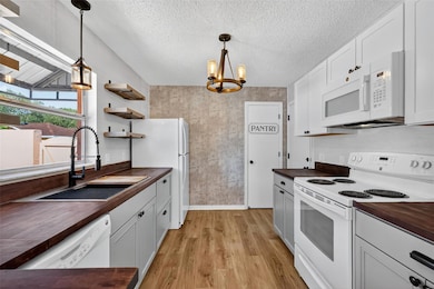 1008 Laredo Ln, Lady Lake, FL 32159 - photo 7