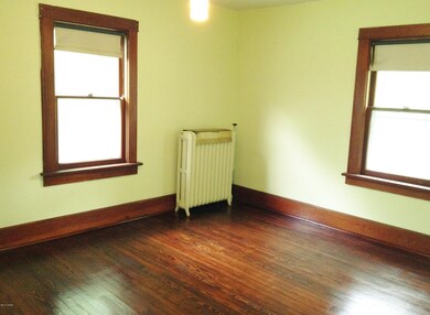 201 W High St, Milford, PA 18337 - photo 7