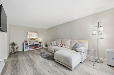 39 Cottonwood Rd unit 39, Newington, CT 06111 - photo 2