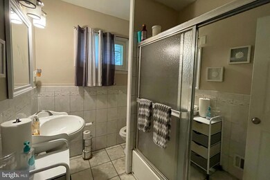 209 Robin Ln, Mount Holly, NJ 08060 - photo 6