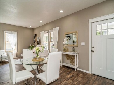 1915 9th St, Des Moines, IA 50314 - photo 7