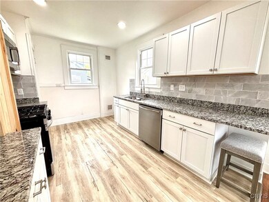 60 Swift St, Auburn, NY 13021 - photo 5