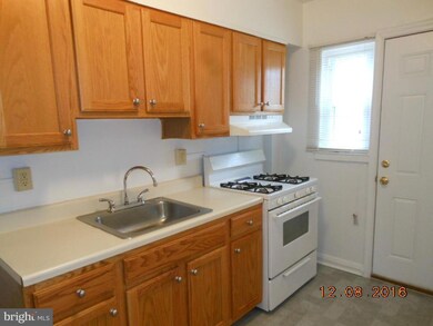 3902 Rokeby Rd, Baltimore, MD 21229 - photo 6