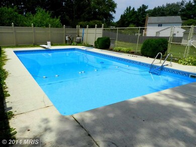 17408 Chiswell Rd, Poolesville, MD 20837 - photo 4