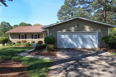 1501 Cameron Dr, Statesville, NC 28625 - photo 4