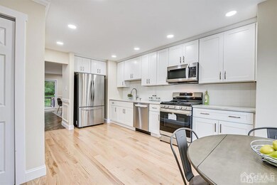 22 Highview Dr, Woodbridge, NJ 07095 - photo 7