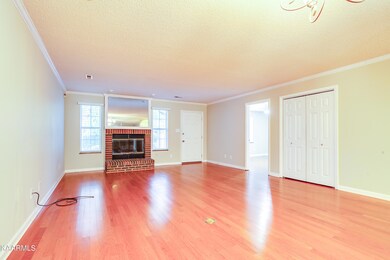 018220904-1-805CedarLnKnoxvilleTN-SMALL