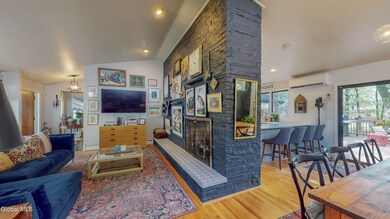 885 Meadow Ln, Schenectady, NY 12309 - photo 5