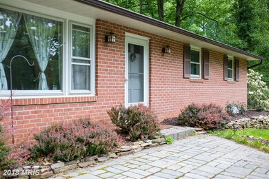 5604 Brookside Ct, Sykesville, MD 21784 - photo 2