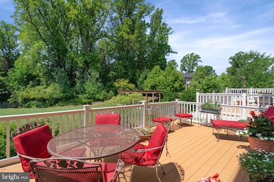 7205 Holywell Ln, Falls Church, VA 22043 - photo 3