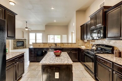 14332 Desert Sunset Dr, Horizon City, TX 79928 - photo 5