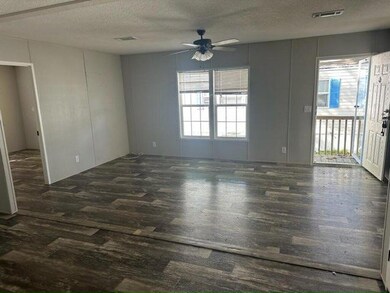 9353 Eden Dr unit 479, Tampa, FL 33610 - photo 2