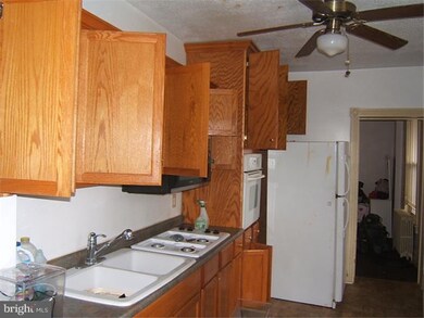 818 N Front St unit 2, Reading, PA 19601 - photo 3