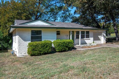 309 Myrtle Dr, Hurst, TX 76053 - photo 2