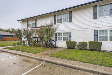 214 Austin St, Fort Worth, TX 76107 - photo 2