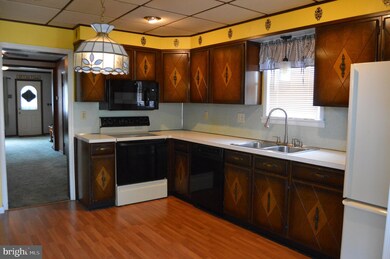 1327 Spruce St, Ashland, PA 17921 - photo 5