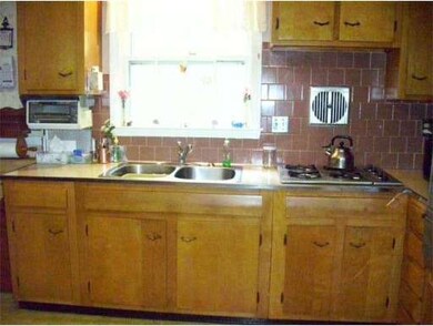 82 Hemlock Dr, Holliston, MA 01746 - photo 5