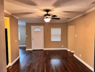 912 Iowa St, Irving, TX 75060 - photo 3