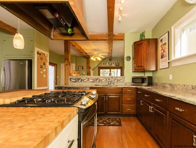 147 Spring St, Saratoga Springs, NY 12866 - photo 5