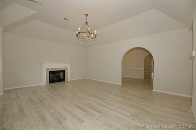 1309 W Twin Oaks St, Broken Arrow, OK 74011 - photo 4