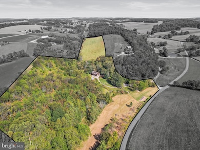 2122 W Springfield Rd, Glen Rock, PA 17327 - photo 2