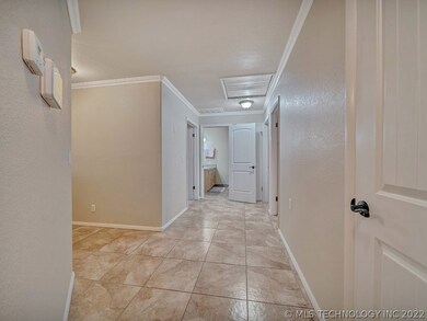 Spacious Entryway