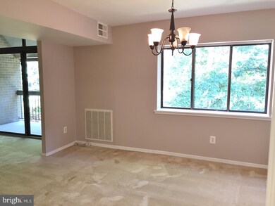 1635 Parkcrest Cir unit 301, Reston, VA 20190 - photo 7