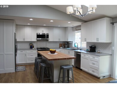 643 S Oak Place, Canby, OR 97013 - photo 4