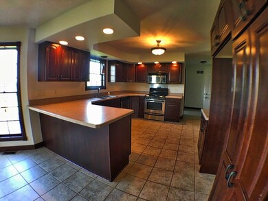 10733 Arizona St, Crown Point, IN 46307 - photo 6