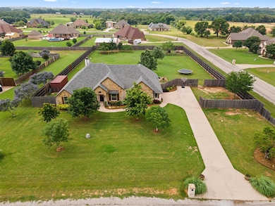 200 Oakwood Creek Ct, Weatherford, TX 76088 - photo 6