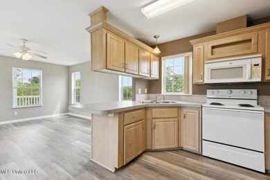 162 Waveland Avenue Waveland-large-009-0