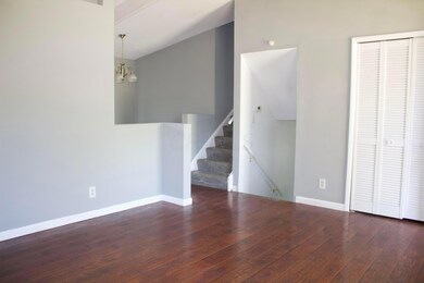 4877 Warminster Dr, Columbus, OH 43232 - photo 4